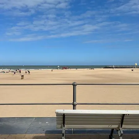 Apartment Luxe Met Adembenemend Uitzicht Op Zee